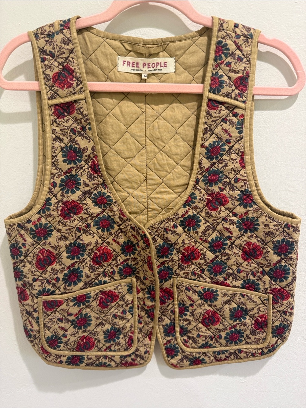 Free People Kenzie quilted
Floral Vest - Picture 4 of 7